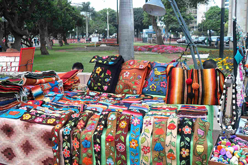 Feirinha do Parque Kennedy em Lima